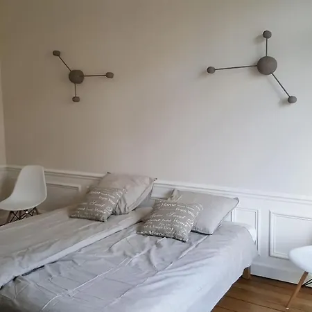 Center Of - Large Refurbished Historic Flat