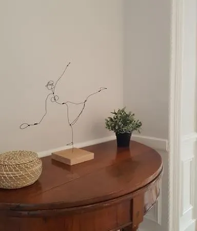 Center Of - Large Refurbished Historic Flat Apartment