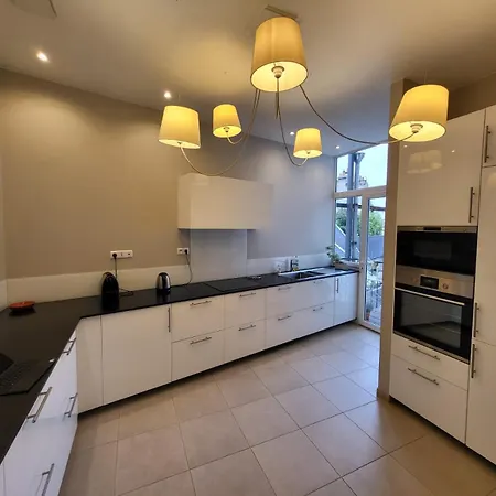 Apartment Center Of - Large Refurbished Historic Flat