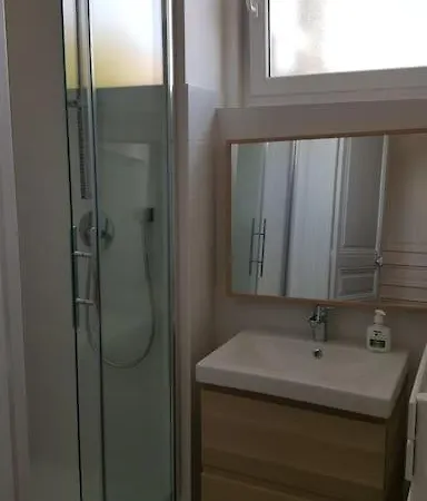 Center Of - Large Refurbished Historic Flat *