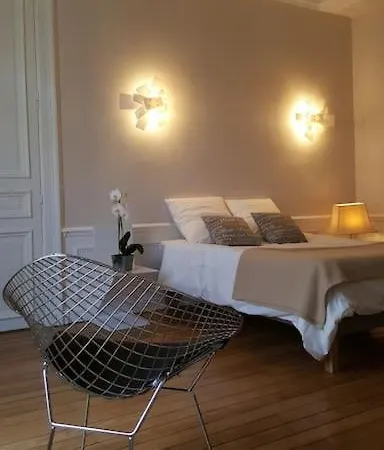 Center Of - Large Refurbished Historic Flat