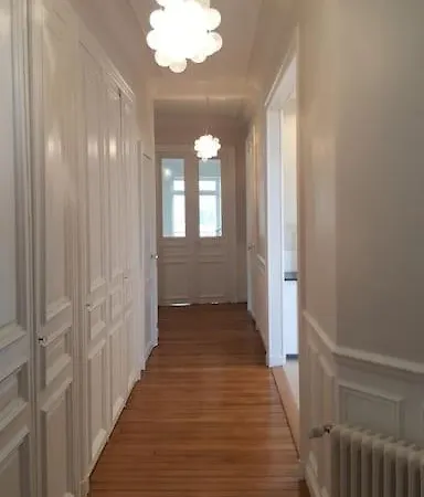 Apartment Center Of - Large Refurbished Historic Flat