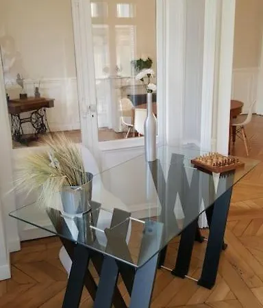 Apartment Center Of - Large Refurbished Historic Flat *