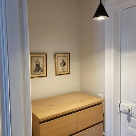 Center Of - Large Refurbished Historic Flat Apartment