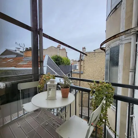 Center Of - Large Refurbished Historic Flat Apartment Reims